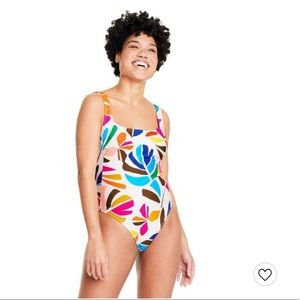 Last🤩 tabitha brown botanical print lowback one piece swimsuit